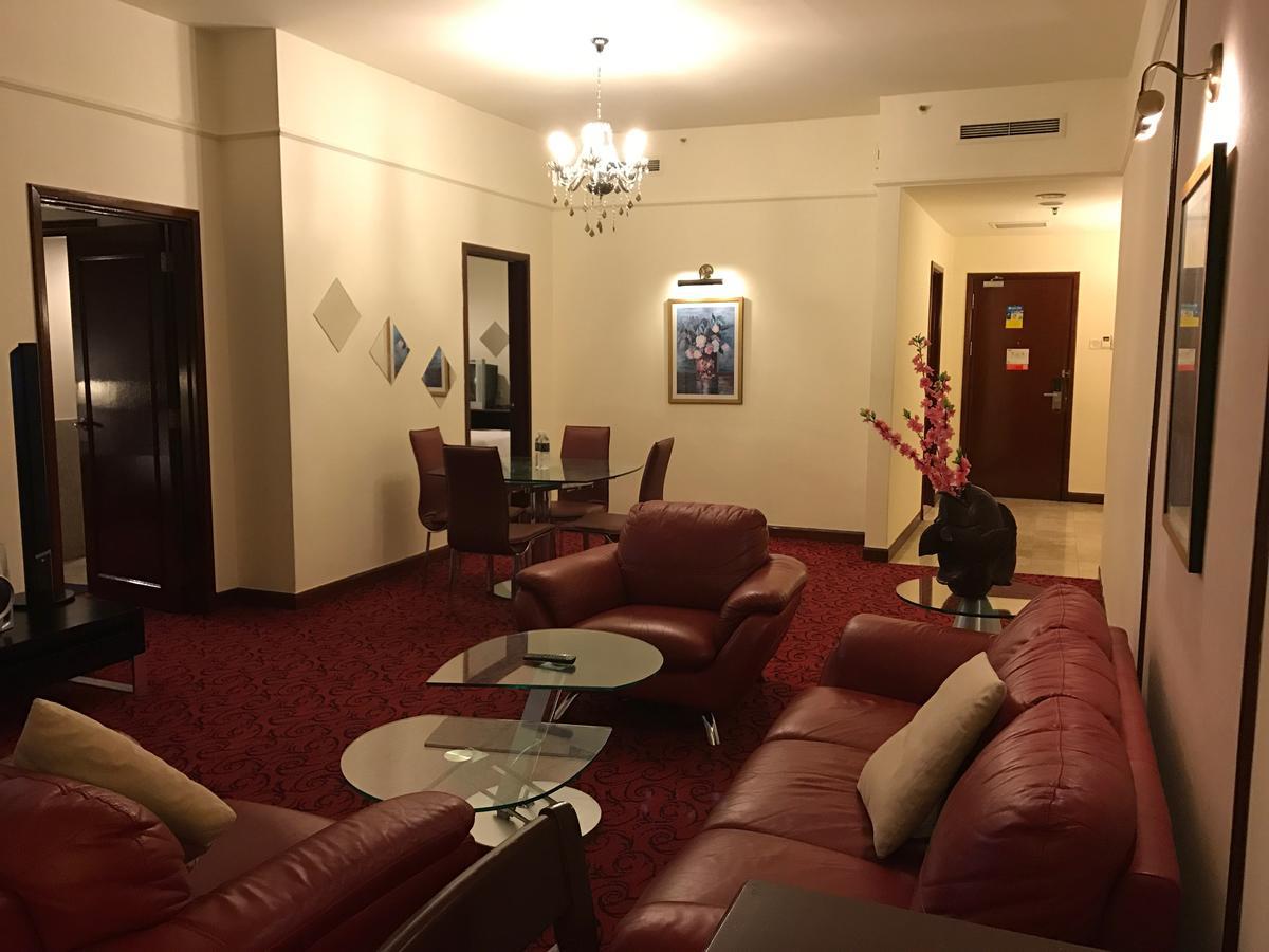 Times Square Service Suites קואלה לומפור מראה חיצוני תמונה